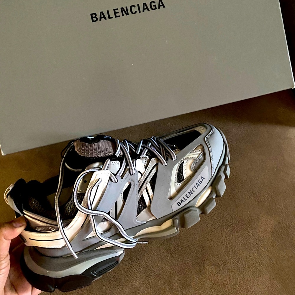 Men’s Balenciagas size 8